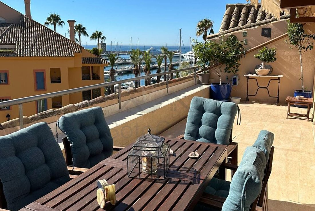 Penthouse in Sotogrande, San Roque, Andalusia 1 - 15248013