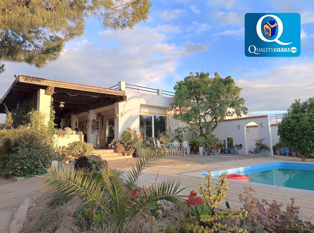 Chalet in Elx / Elche, Valencian Community, Spain 1 - 15248552