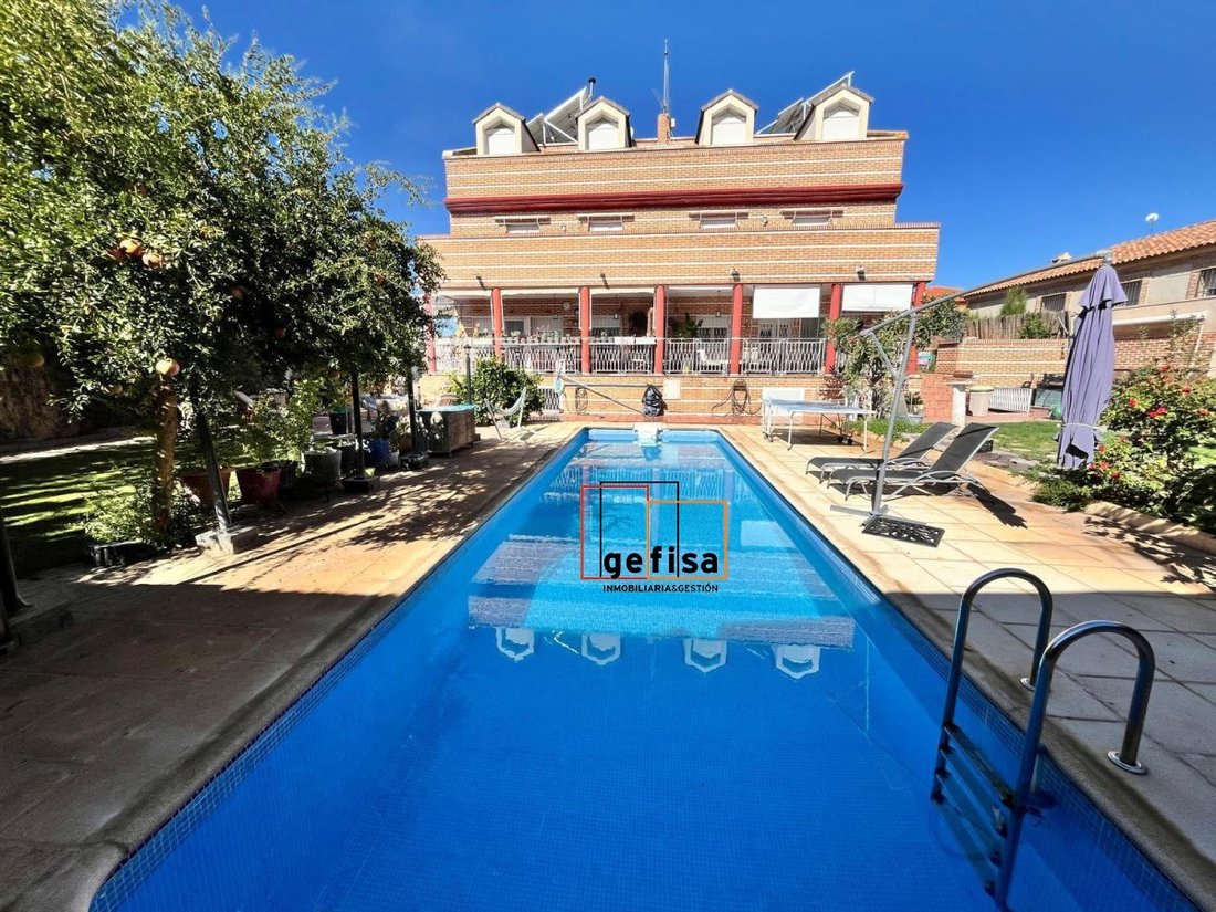 Chalet in Valdepenas, Castile-La Mancha, Spain 1 - 15246345