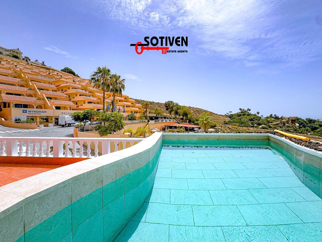 Villa in Costa Adeje, Adeje, Canary Islands 2 - 15246567