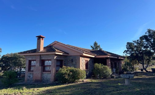 Chalet in Valdemorillo, Comunidad de Madrid, Spain 1