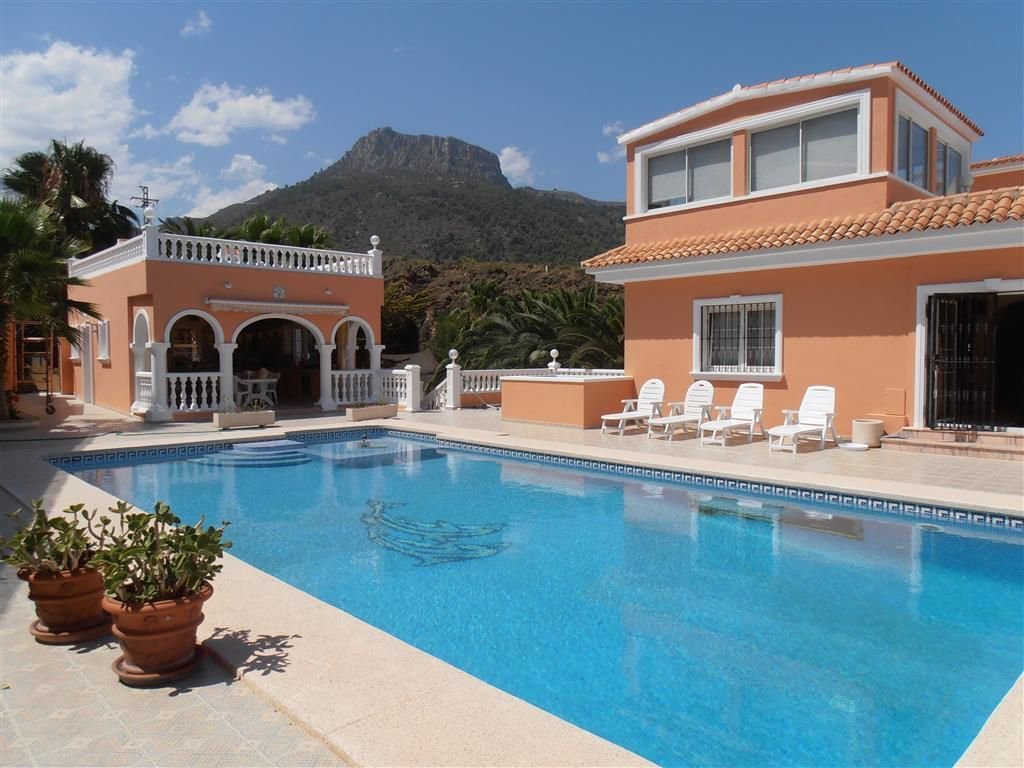 Chalet in Calp / Calpe, Valencian Community, Spain 1 - 15246438