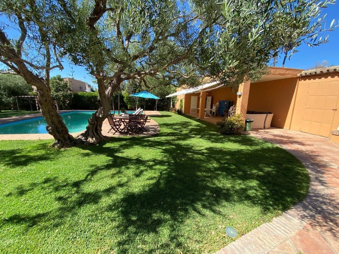 Chalet in Dos Hermanas, Andalusia, Spain 3 - 12832495