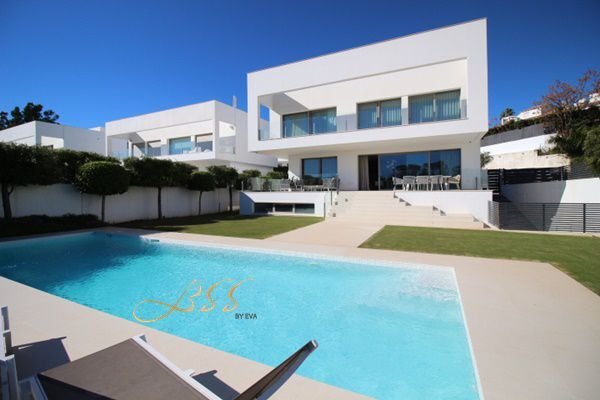 Villa in Guadalmina Baja, San Pedro de Alcantara, Spain 3 - 15247719