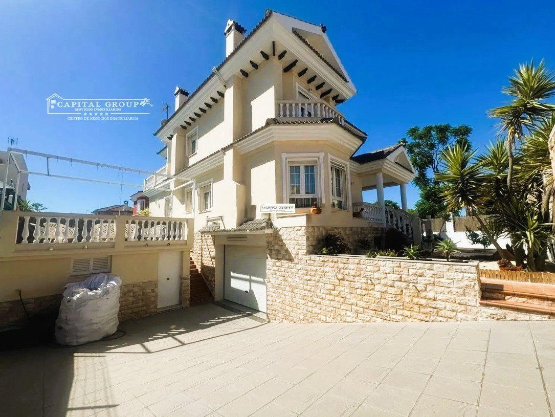 Chalet in Punta Umbria, Andalusia, Spain 1 - 15248072