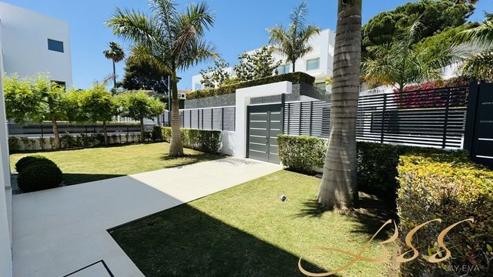 Villa in Guadalmina Baja, San Pedro de Alcantara, Spain 4 - 15247719