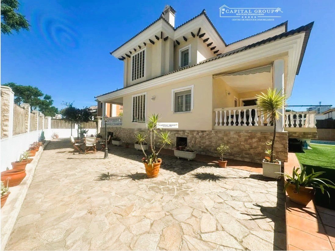 Chalet in Punta Umbria, Andalusia, Spain 3 - 15248072
