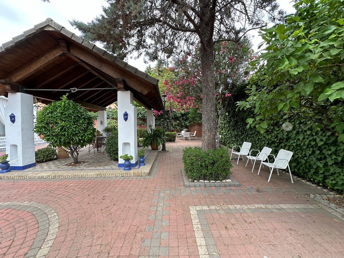 Chalet in Distrito Bellavista-La Palmera, Seville, Spain 3 - 15247706