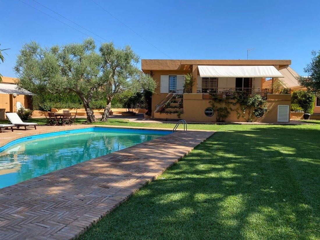 Chalet in Dos Hermanas, Andalusia, Spain 4 - 12832495
