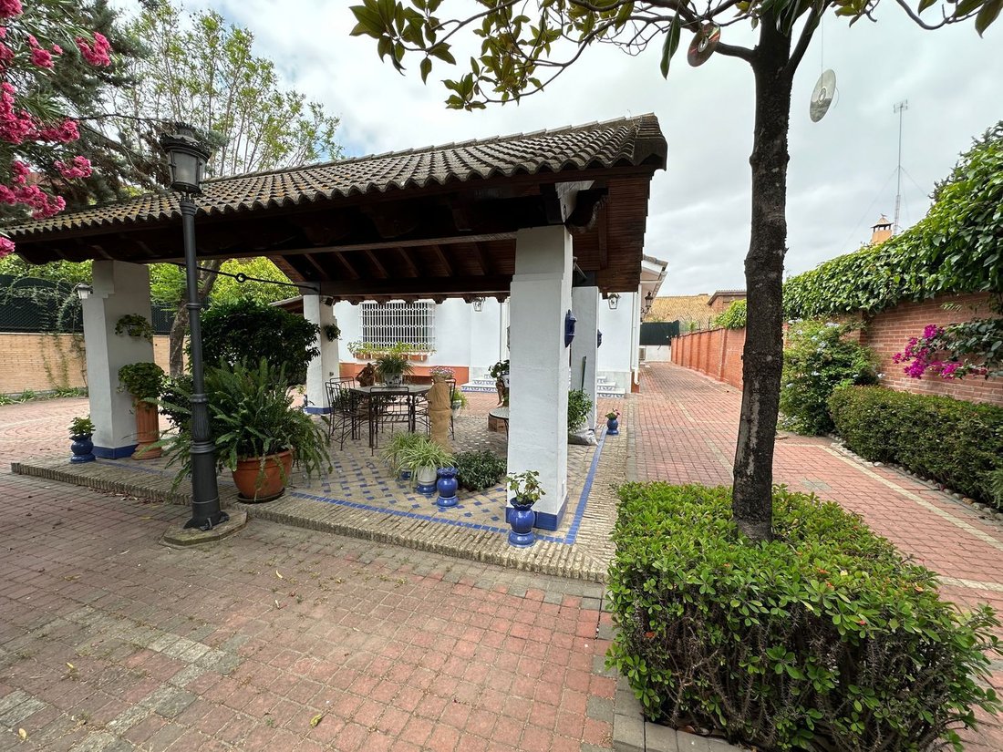 Chalet in Distrito Bellavista-La Palmera, Seville, Spain 5 - 15247706