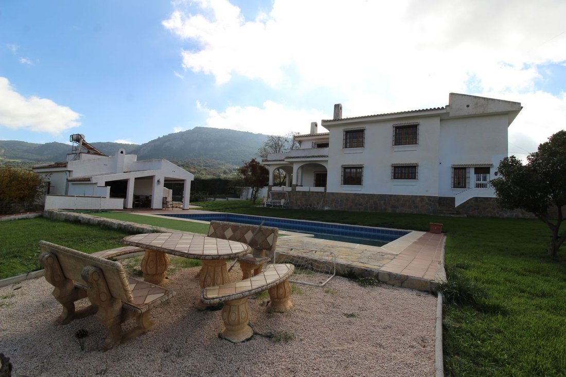 Finca in Villanueva del Trabuco, Andalusia, Spain 1 - 15248104