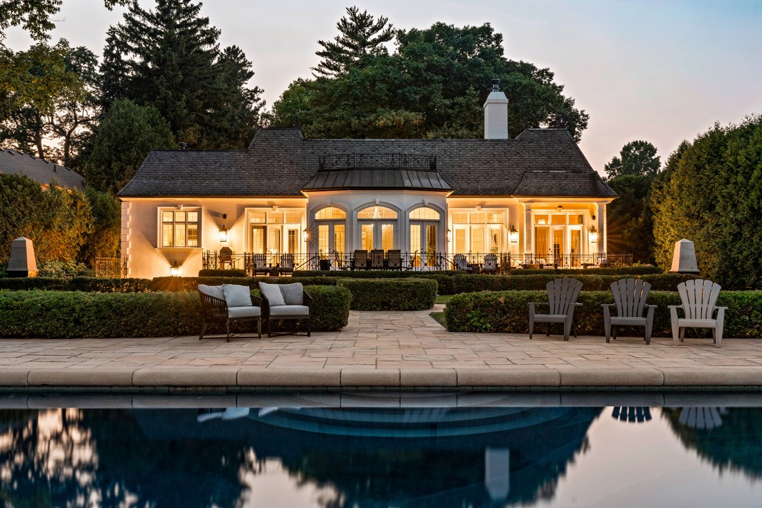 Estate in Burlington, Ontario, Canada 1 - 15254862