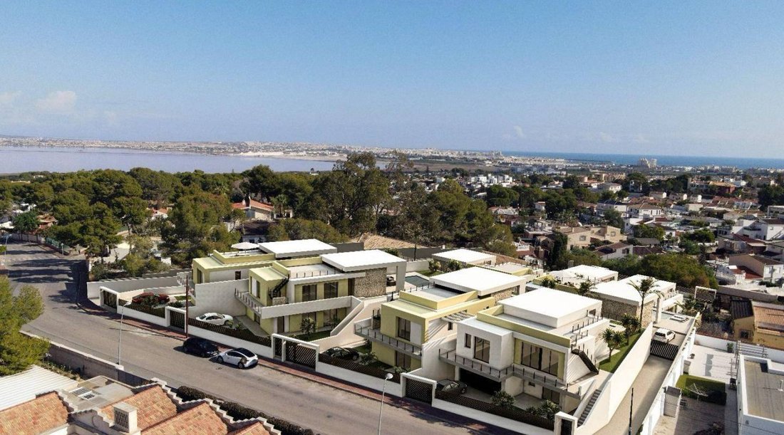 Villa in Torrevieja, Valencian Community, Spain 3 - 15250222