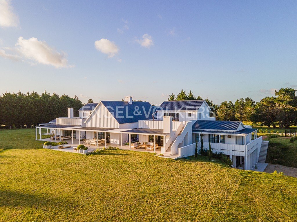 Villa in Arenas de José Ignacio, Maldonado Department, Uruguay 2 - 15255272