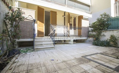 Apartment in Lungomare, Viareggio, Tuscany 1