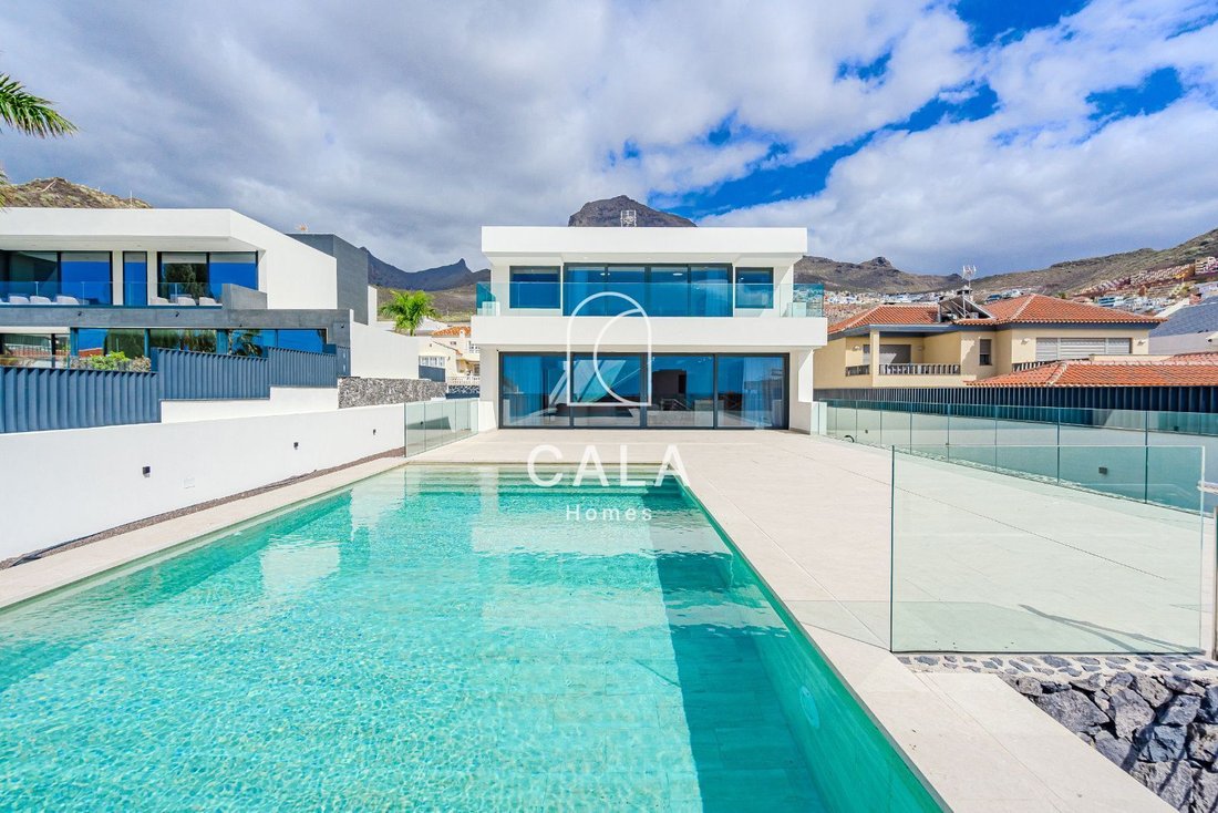 Villa in Costa Adeje, Adeje, Canary Islands 1 - 15250080