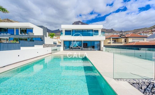 Villa in Costa Adeje, Adeje, Canary Islands 1