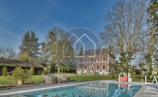 château à Pacy-sur-Eure, Normandie, France 1