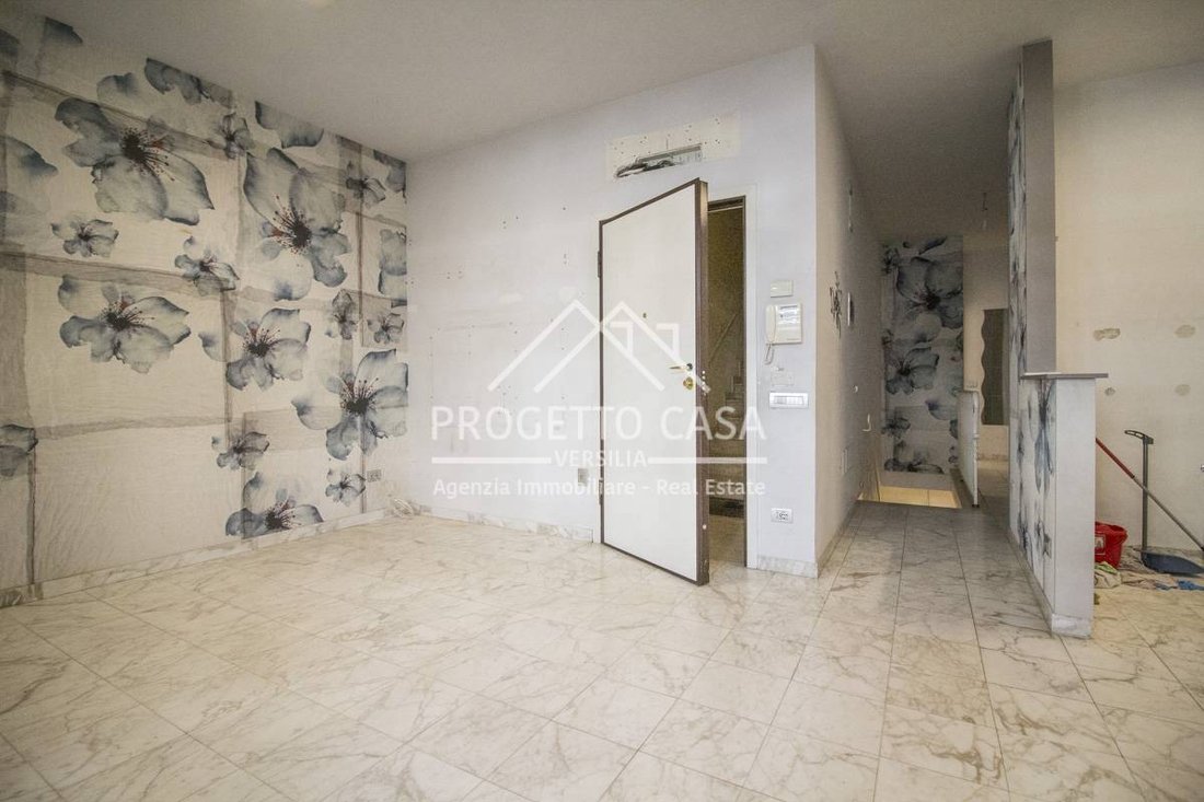 Apartment in Lungomare, Viareggio, Tuscany 4 - 15251784