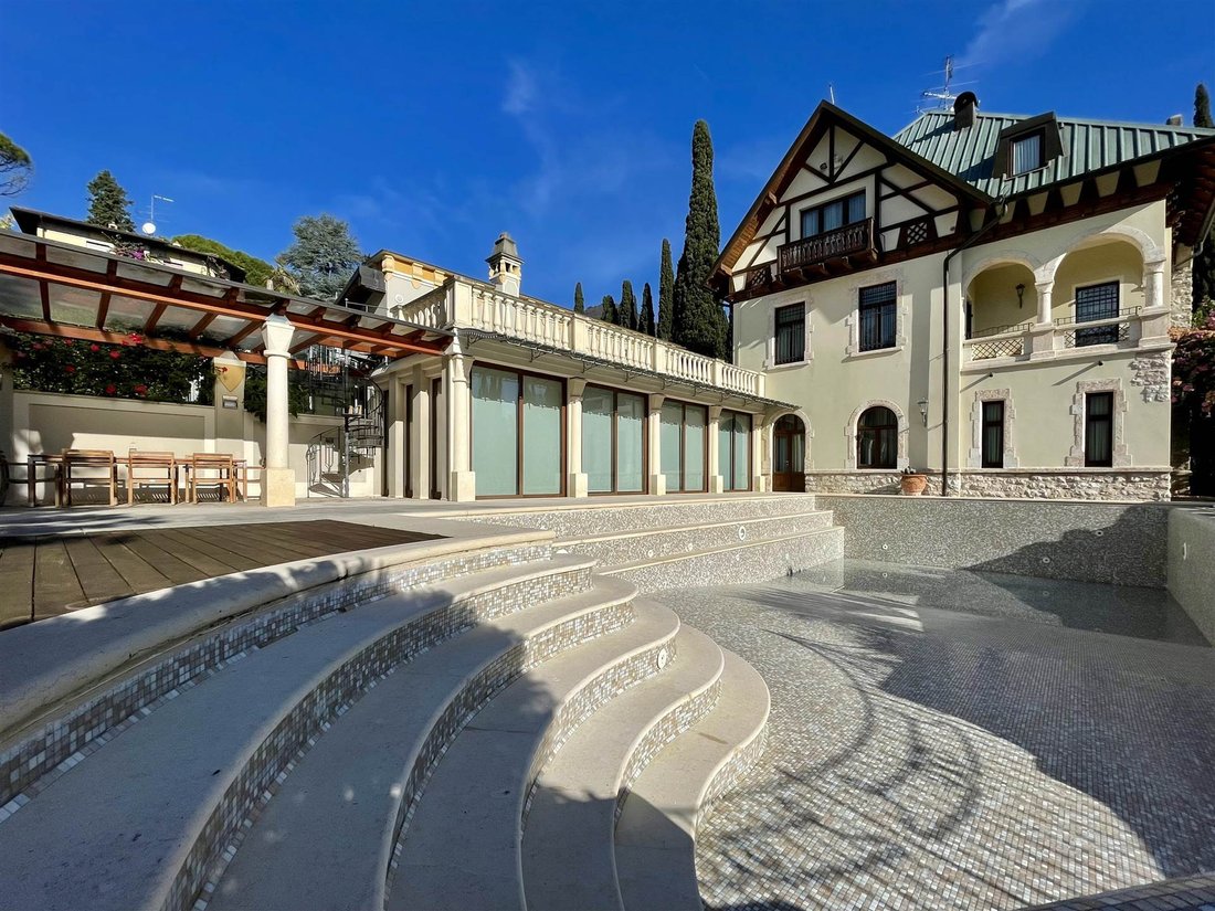 Villa in Gardone Riviera, Lombardy, Italy 5 - 15250453