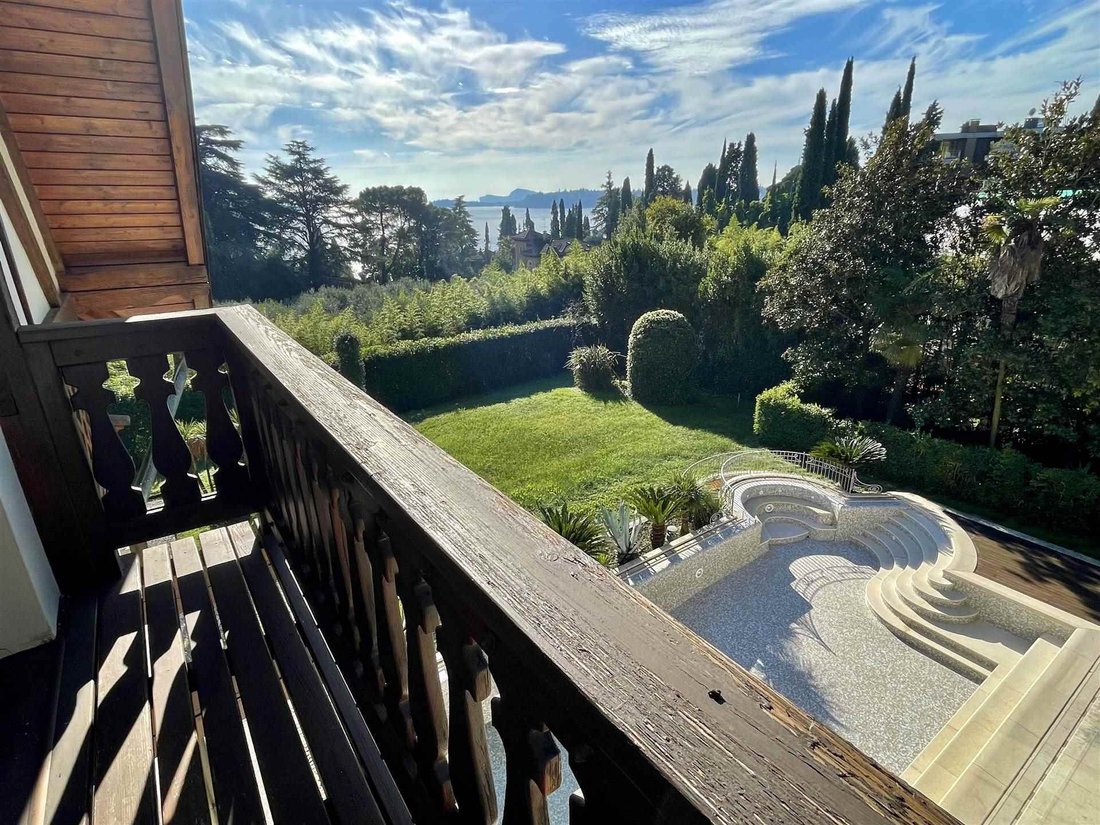 Villa in Gardone Riviera, Lombardy, Italy 4 - 15250453