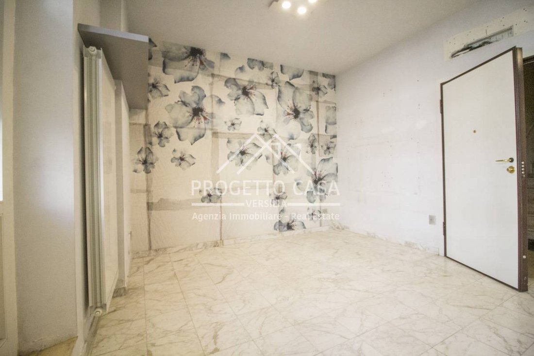 Apartment in Lungomare, Viareggio, Tuscany 5 - 15251784