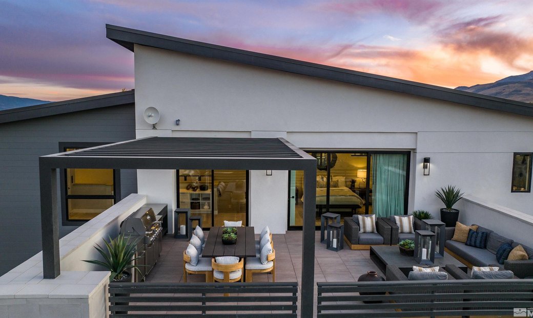 Beautiful view of Green Roof Penthouse Apartments For Sale