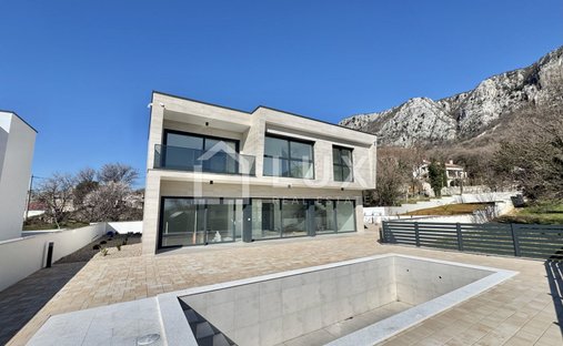 House in Vinodolska opcina, Primorje-Gorski Kotar County, Croatia 1