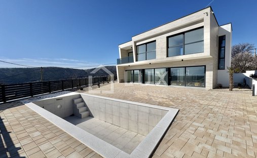 House in Vinodolska opcina, Primorje-Gorski Kotar County, Croatia 1