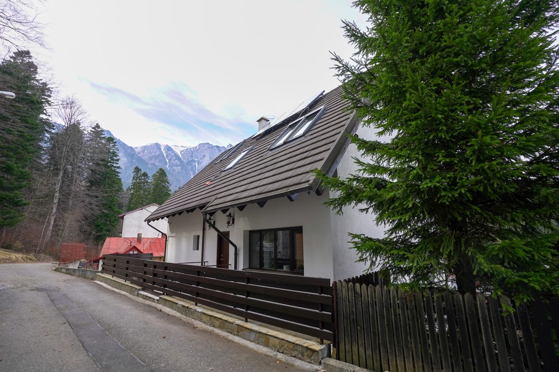 House in Bușteni, Prahova, Romania 3 - 13879537