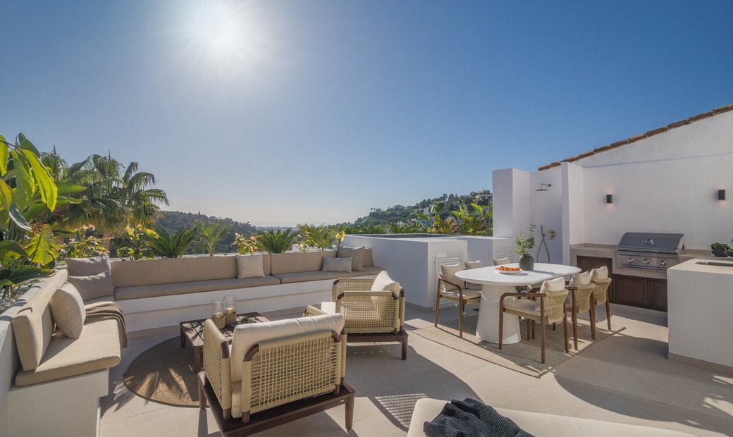 Photo inspiration: Exclusive Golf Experience In High End Penthouse Suites Reference: Exceptional Duplex Penthouse With Sea And Golf En Benahavís Andalucía