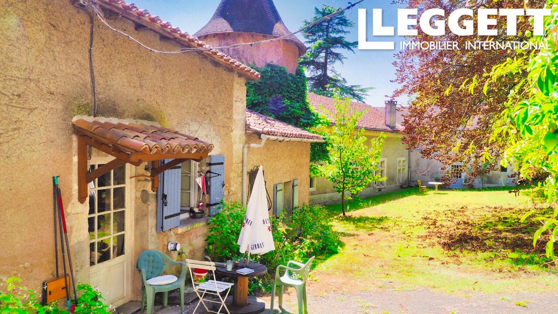 Le Petit Château du Soleil: A 17th-Century Jewel in Périgord’s Golden Light