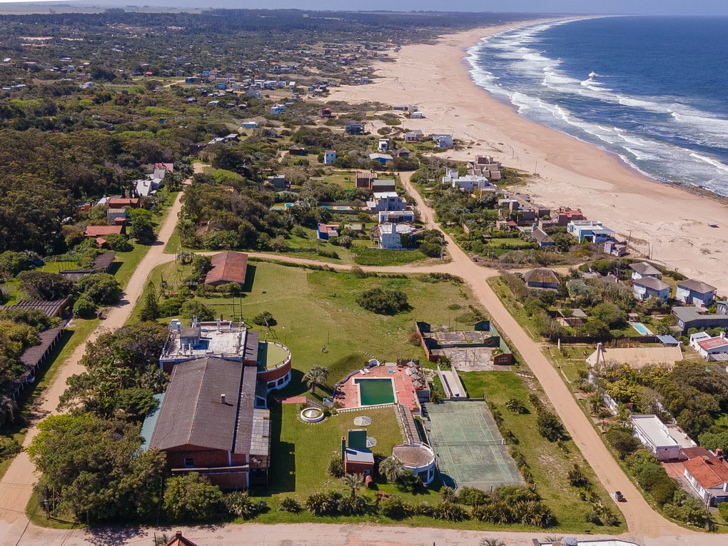 Townhouse in La Pedrera, Rocha Department, Uruguay 1 - 15258266