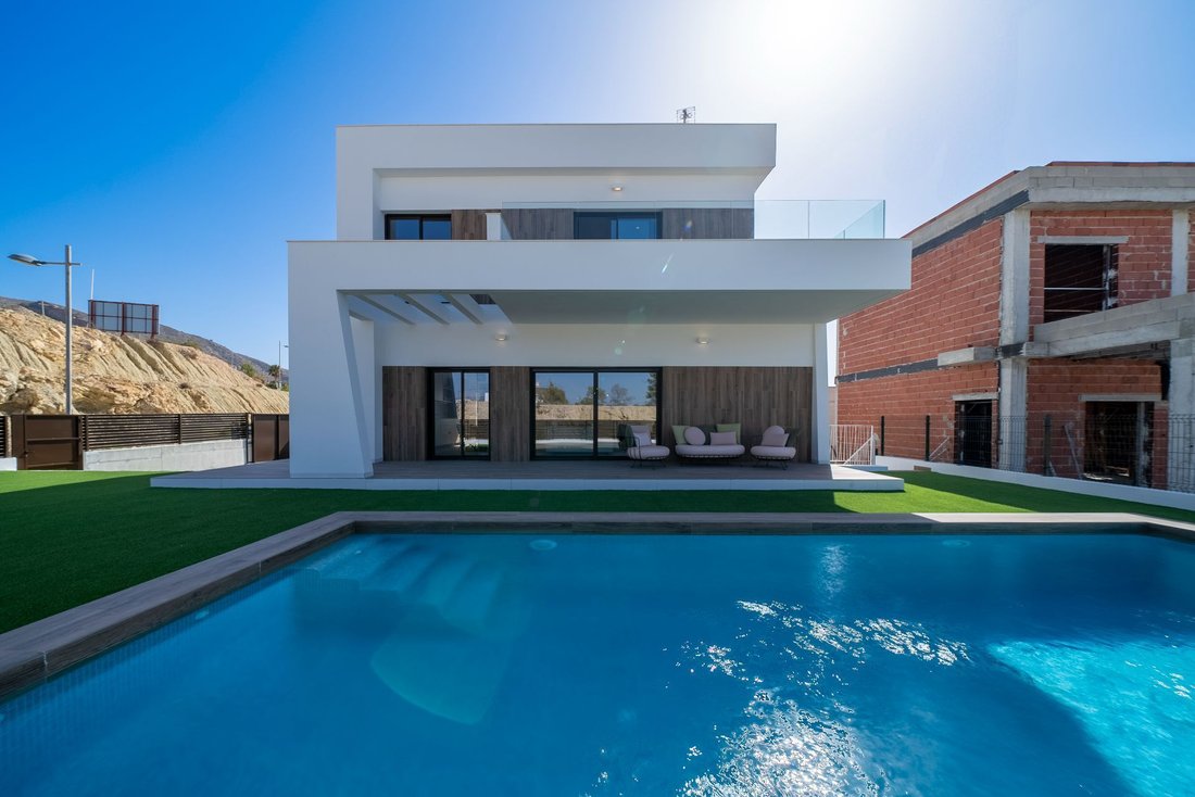Chalet in Finestrat, Valencian Community, Spain 1 - 15258452