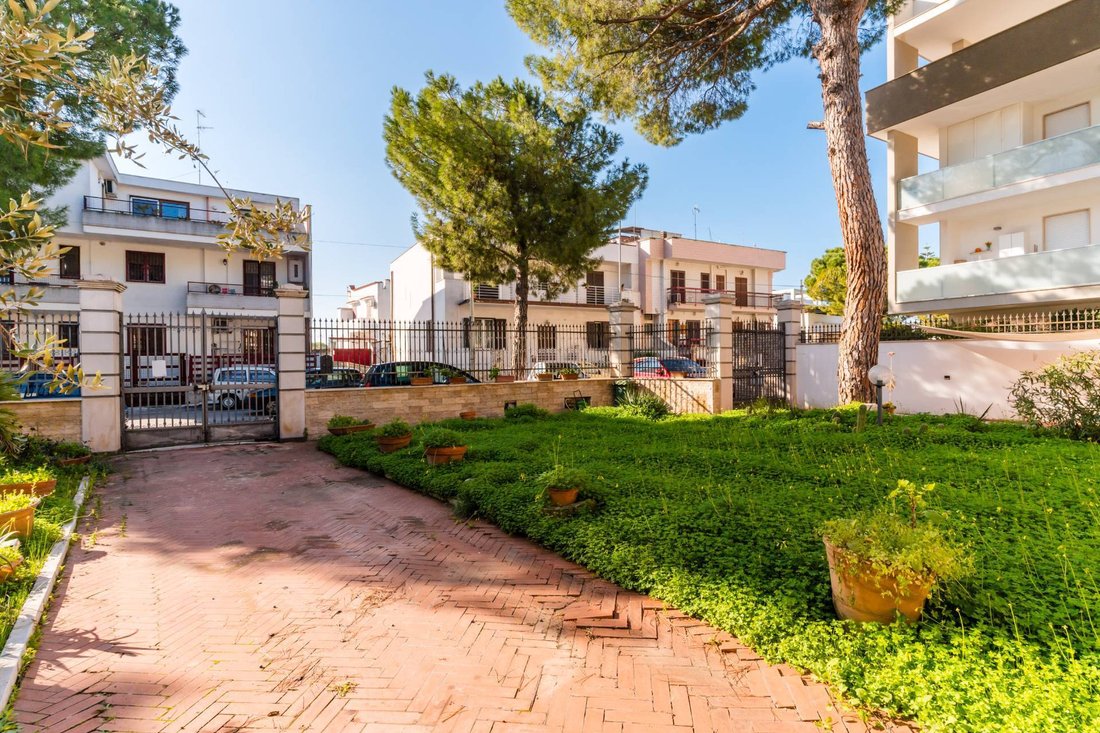 Casa en Adelfia, Apulia, Italia 2 - 15259714
