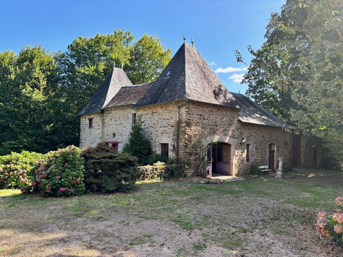 Château des Secrets: A 13th-Century Royal Hideway with Whispering Walls & Golden Orchards