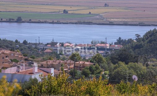 Land in Vila Franca de Xira, Lissabon, Portugal 1