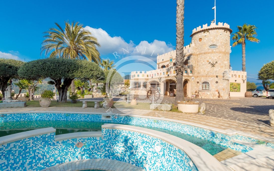 Villa in Camporosso, Liguria, Italy 1 - 15264133