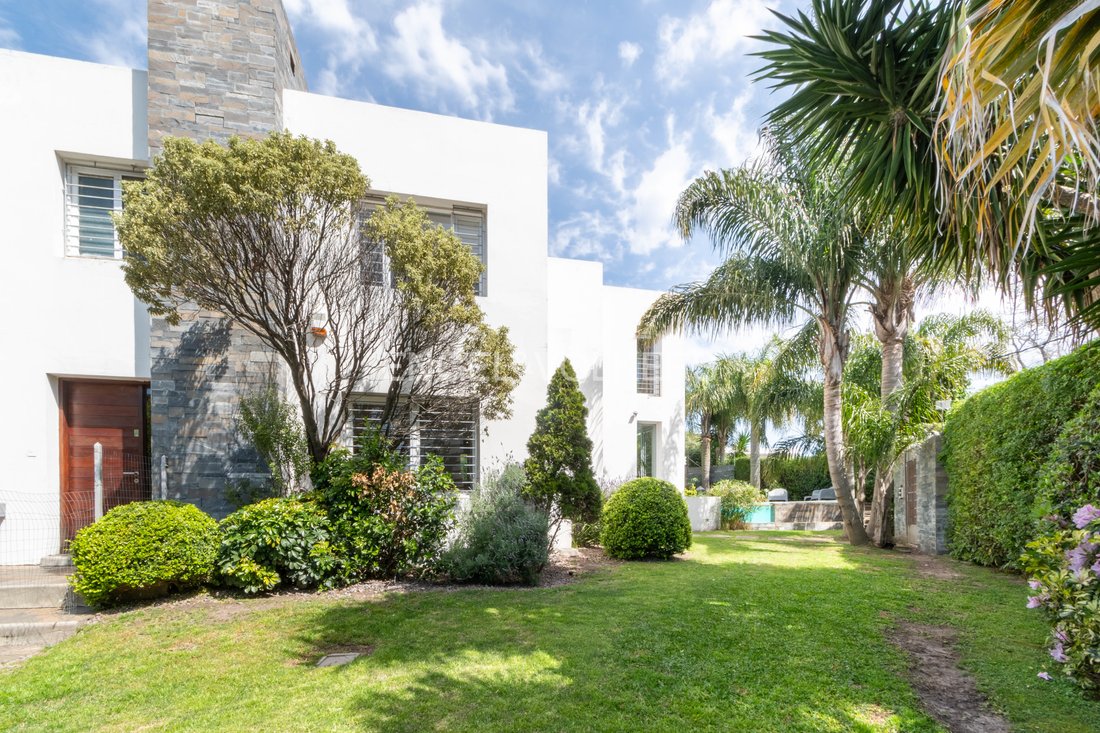 House in Montevideo, Departamento de Montevideo, Uruguay 1 - 15264184