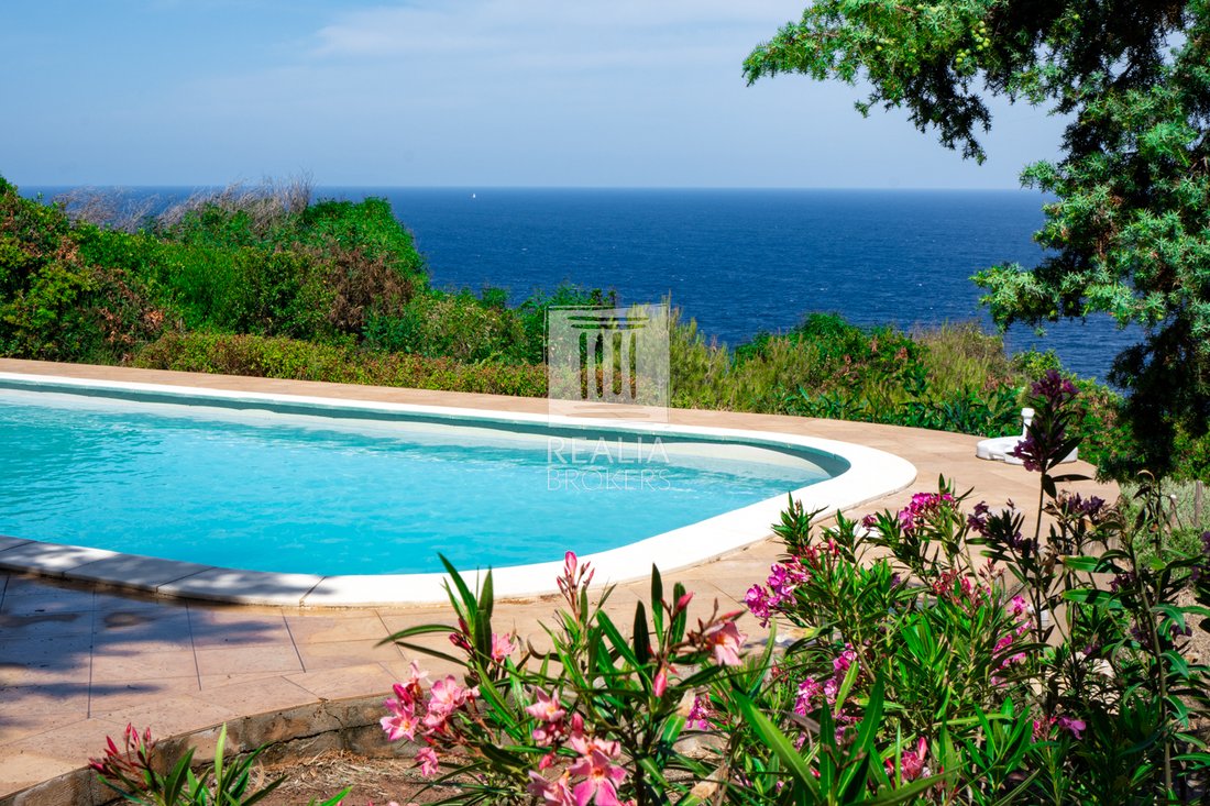 Villa in Trinita d'Agultu e Vignola, Sardinia, Italy 1 - 15264208