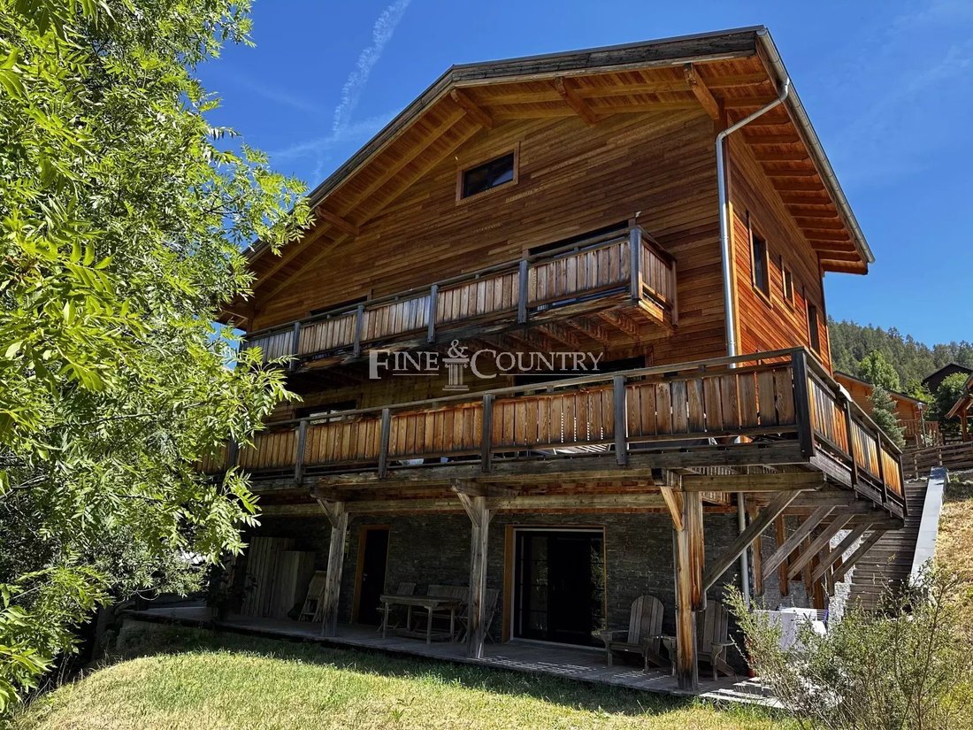 Chalet in Allos, Provence-Alpes-Côte d'Azur, France 1 - 15266484