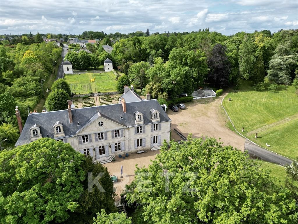 Whispers of the Loire: A Timeless 18th-Century Château’s Embrace
