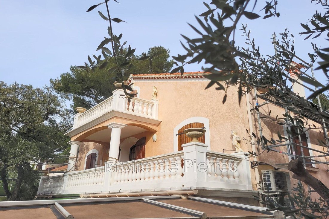 Villa in Hyeres, Provence-Alpes-Côte d'Azur, France 5 - 15264763