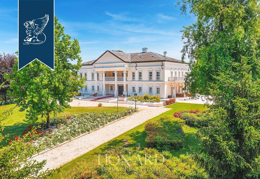 Villa in Robbio, Lombardy, Italy 1 - 15267374