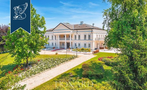 Villa in Robbio, Lombardy, Italy 1