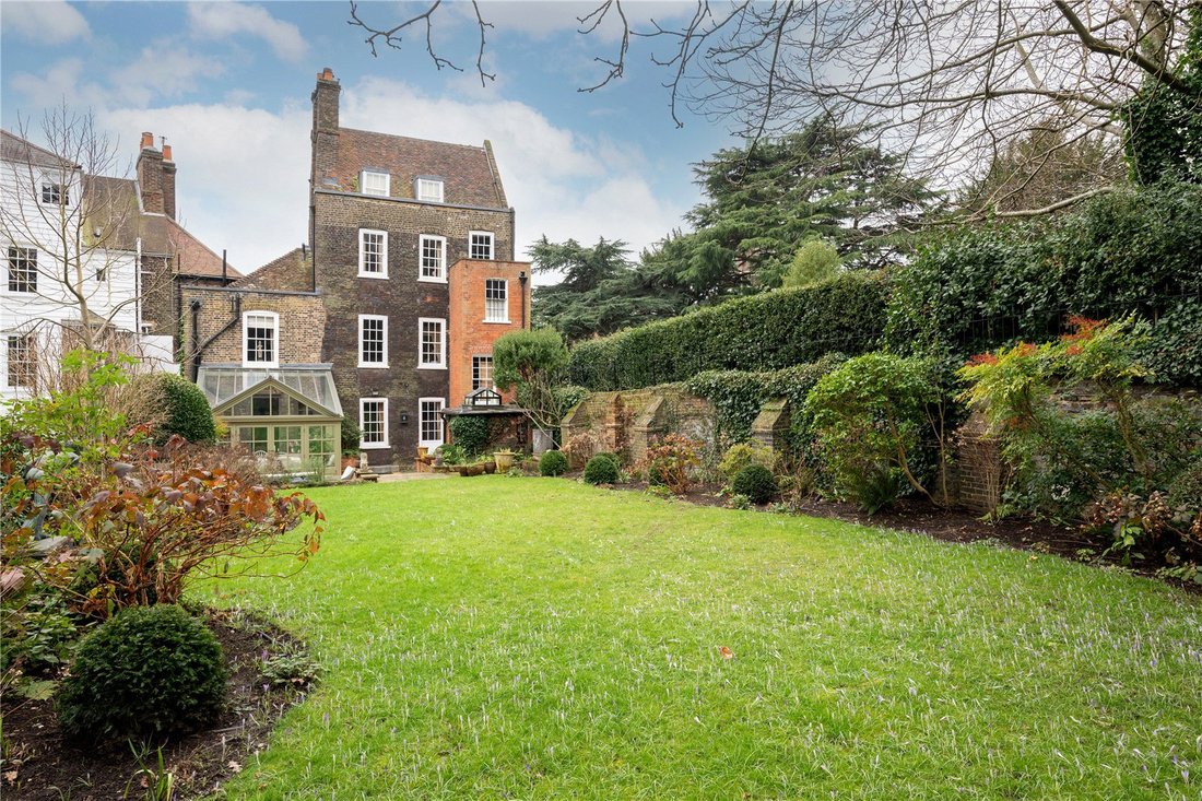 House in Swiss Cottage, Camden, England 3 - 15265434