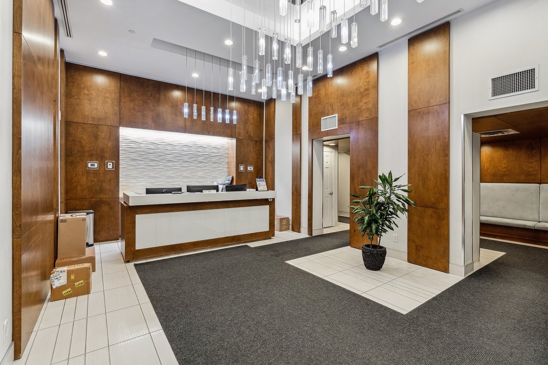 Condo in Toronto, Ontario, Canada 2 - 15266297