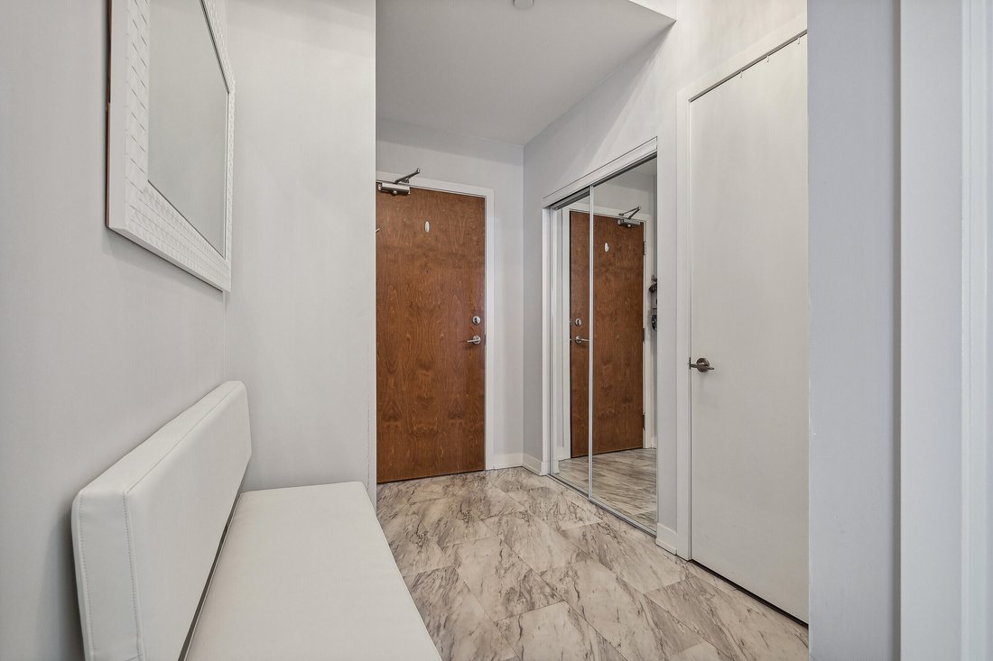 Condo in Toronto, Ontario, Canada 3 - 15266297