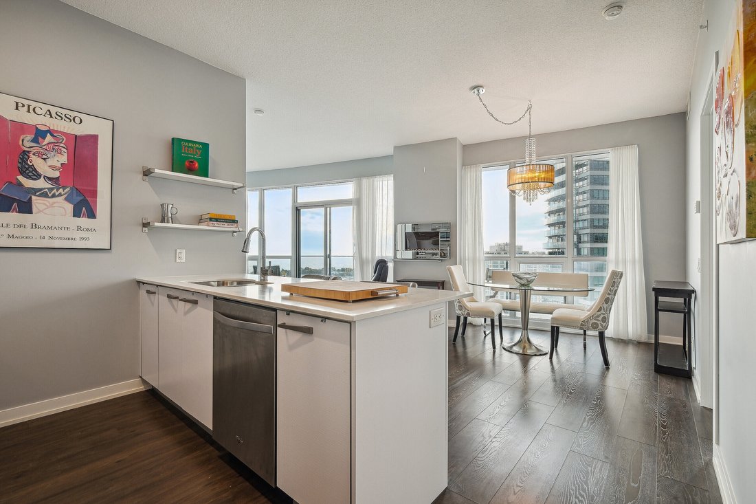 Condo in Toronto, Ontario, Canada 5 - 15266297