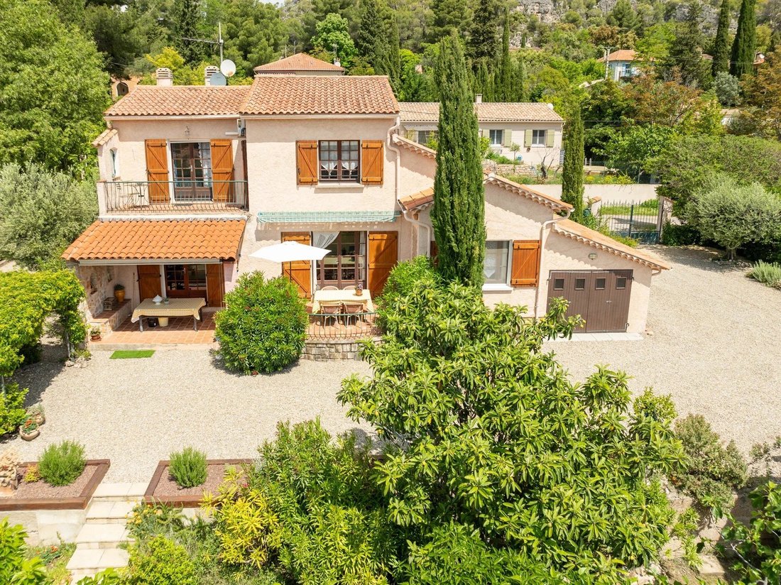 Villa in Villecroze, Provence-Alpes-Côte d'Azur, France 5 - 15267394